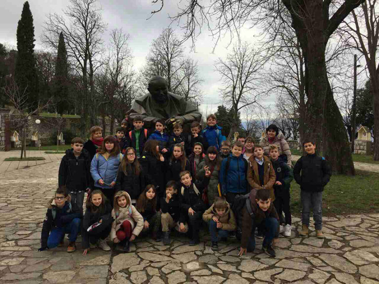 Dubašljanski trećašići u kazalištu