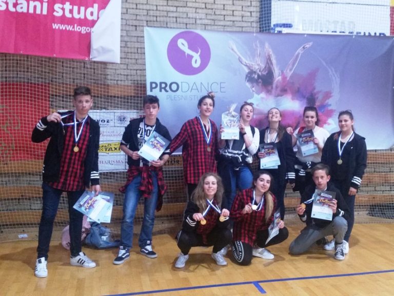 Plesno glazbena udruga Chaplin na plesnom natjecanju u Mostaru